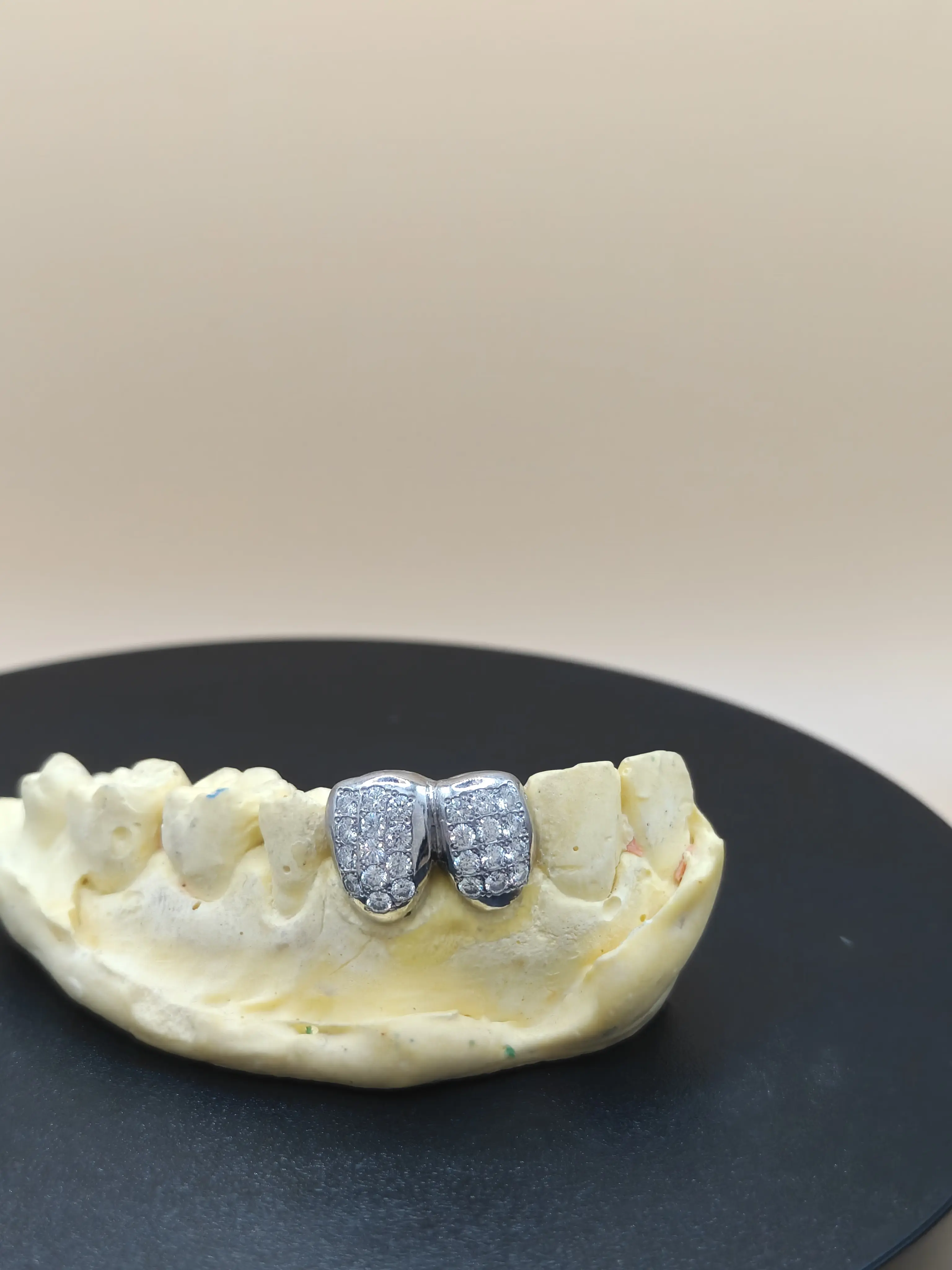 2 Full grillz silver with Diamonds in Phnom Penh Cambodia