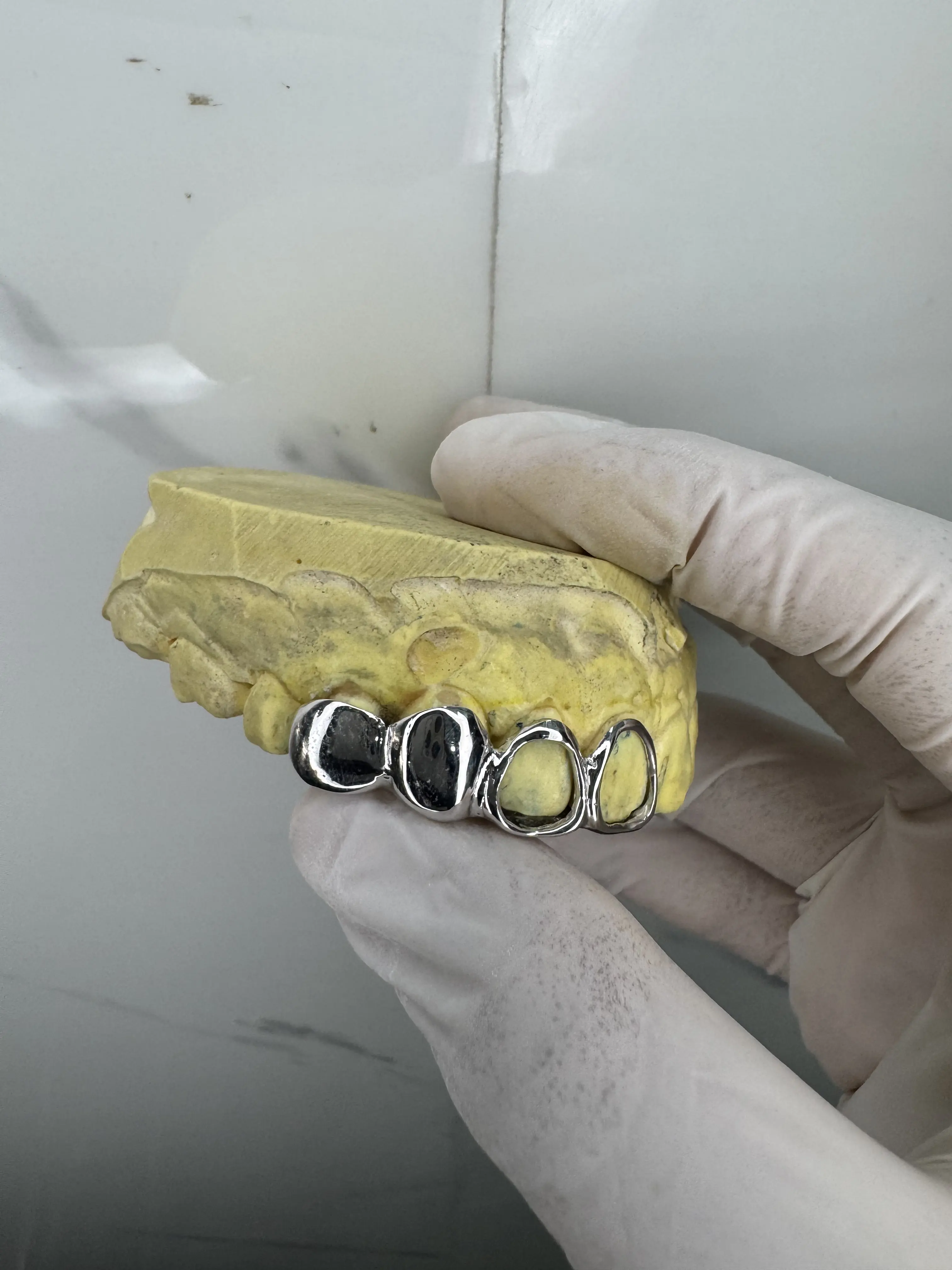 Full grillz with window design Silver in Phnom Penh Cambodia